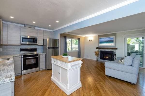 Condos on Vineyard Ln · Saratoga photo 3