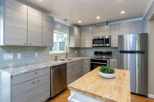 Condos on Vineyard Ln · Saratoga photo 4