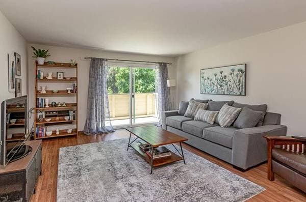 1BR/1BA Condo on Crestview Dr · Mountain View photo 1