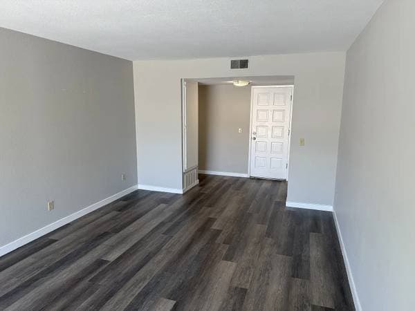 0BR/1BA Single Family House · Petaluma photo 3