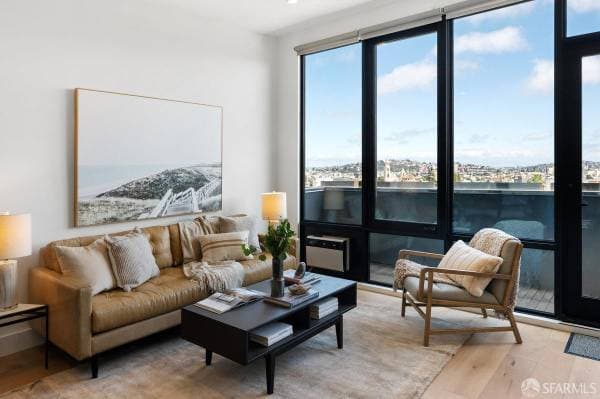 1BR/2BA Condo on Market St · San Francisco photo 4