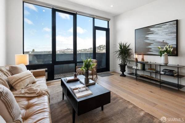 1BR/2BA Condo on Market St · San Francisco photo 5