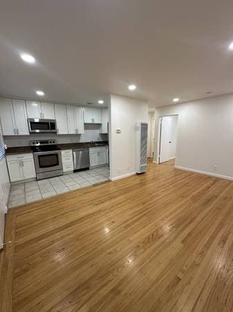 2BR/1BA Apartment on Broadway · Oakland photo 1