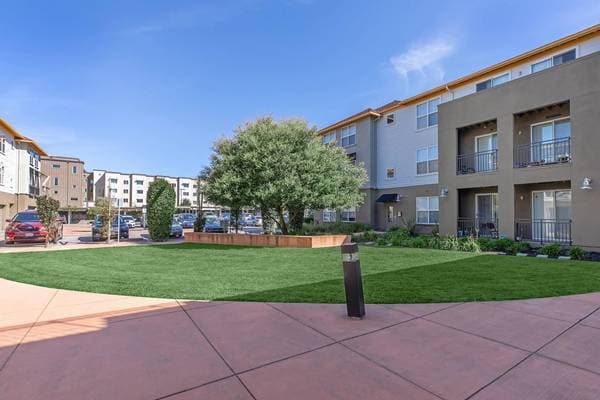 1BR/1BA Apartment on Schmidt Lane · El Cerrito photo 1