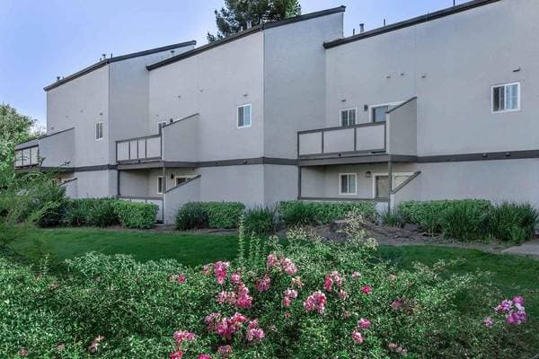 1BR/1BA Apartment on Contra Costa Boulevard · Pleasant Hill photo 1
