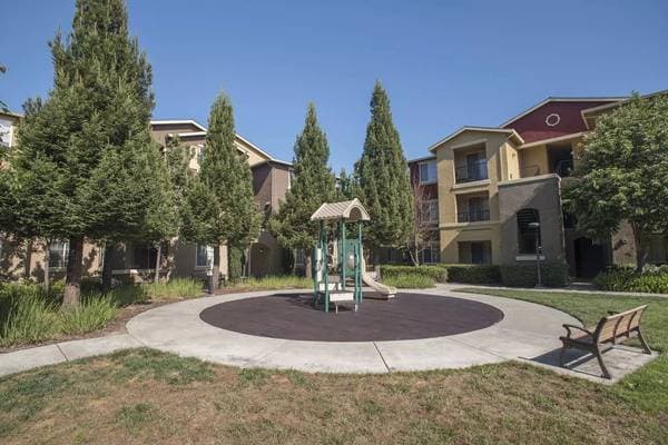 2BR/2BA Apartment on Valle Vista Ave · Vallejo photo 1