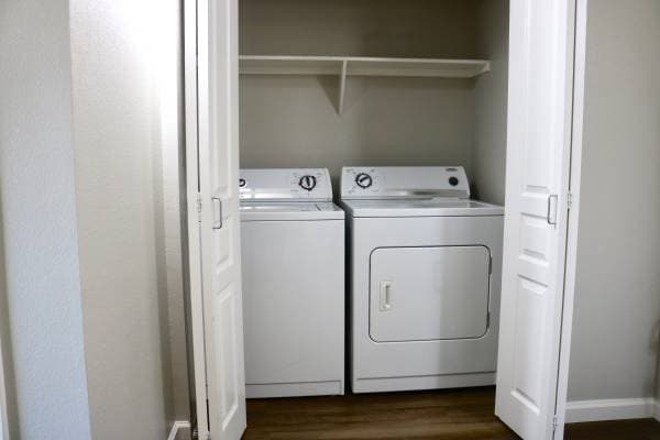 2BR/2BA Apartment on Round Barn Blvd · Santa Rosa photo 4