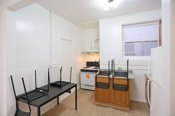 2BR/1BA Apartment · San Francisco photo 4
