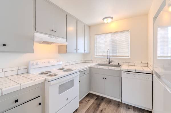 2BR/2BA Townhouse on Menker Ave · San Jose photo 2