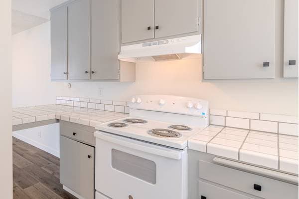 2BR/2BA Townhouse on Menker Ave · San Jose photo 4