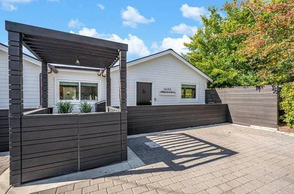 1BR/1BA Single Family House on 49th Ave · Capitola photo 2