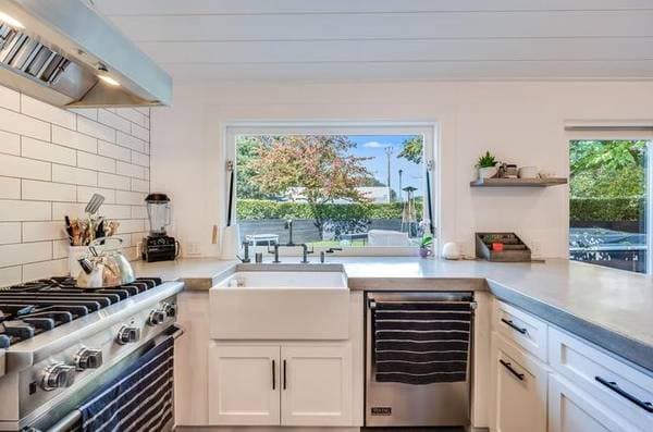 1BR/1BA Single Family House on 49th Ave · Capitola photo 4