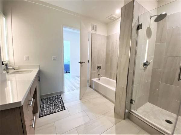 2BR/1BA Apartment on Telegraph Ave. · Oakland photo 5
