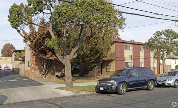 2BR/1BA Apartment on Pacific Avenue · Alameda photo 2