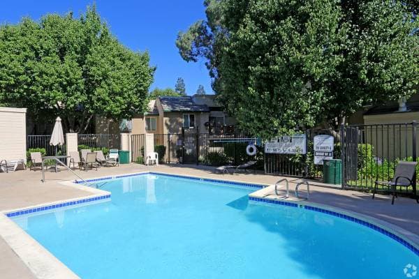 2BR/2BA Apartment on San Jose Drive · Antioch photo 2