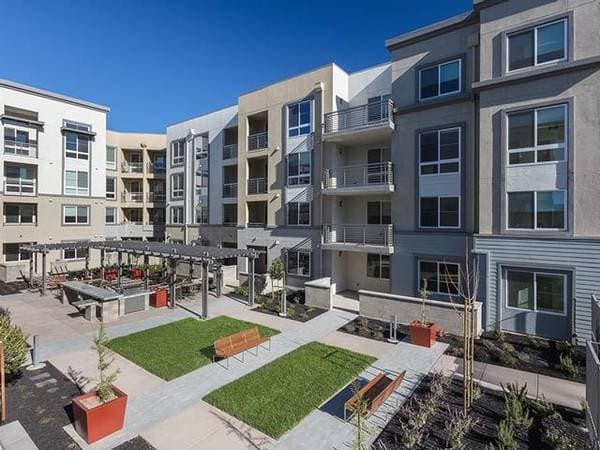 0BR/1BA Apartment on Golden Gate · Dublin photo 4