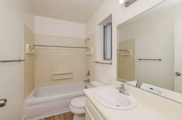 1BR/1BA Apartment · Santa Rosa photo 2