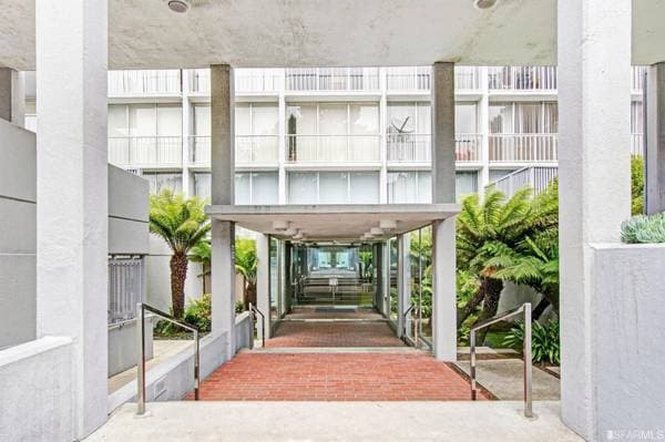 3BR/2BA Condo on Cleary Court · San Francisco photo 4