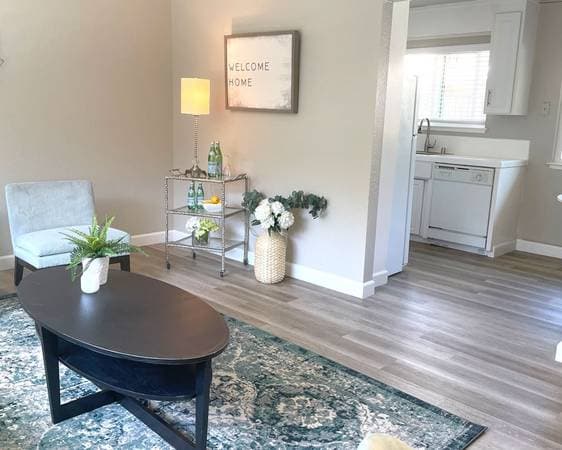 1BR/1BA Apartment on California St · Los Altos photo 2