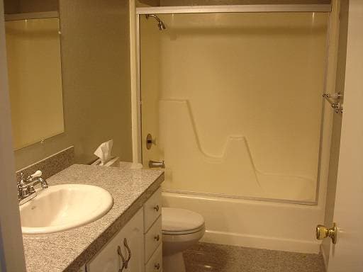 2BR/1BA Apartment · Concord photo 2