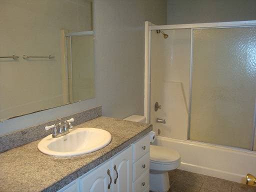 2BR/1BA Apartment · Concord photo 3