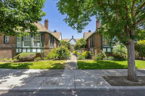 1BR/1BA Apartment on Alameda Ave A · Alameda photo 2
