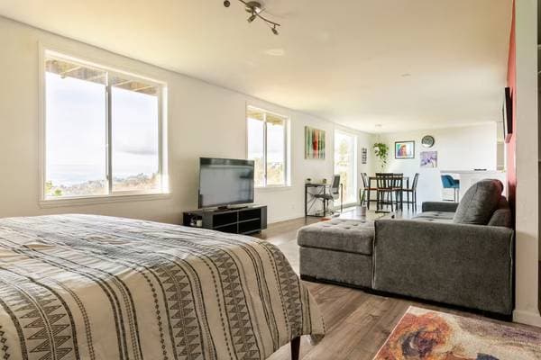 1BR/1BA Duplex · Canyon photo 2
