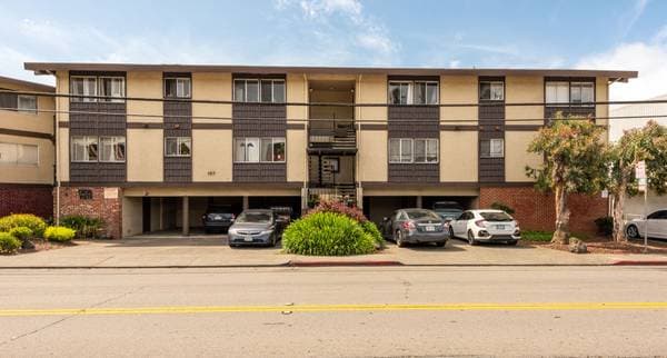 1BR/1BA Apartment on Canal Street 7 · San Rafael photo 5