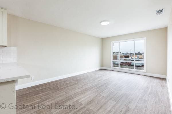 2BR/1BA Apartment on Taraval Street · San Francisco photo 5