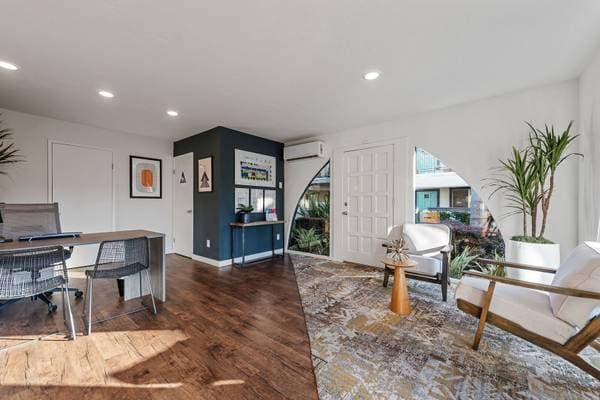 2BR/1BA Apartment on Hollis Avenue · Campbell photo 3