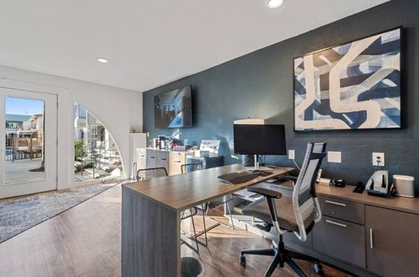 2BR/1BA Apartment on Hollis Avenue · Campbell photo 4