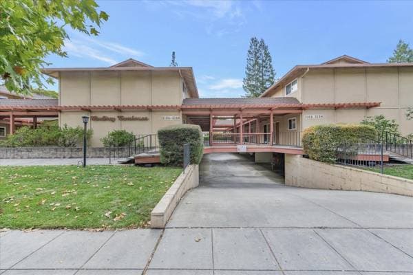 2BR/2BA Townhouse on Middlefield Rd · Palo Alto photo 1