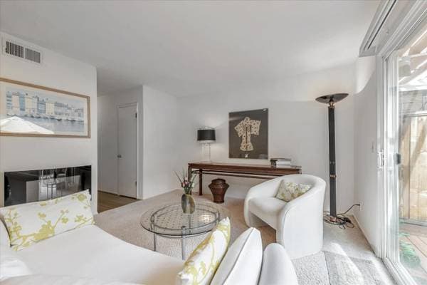 2BR/2BA Townhouse on Middlefield Rd · Palo Alto photo 2