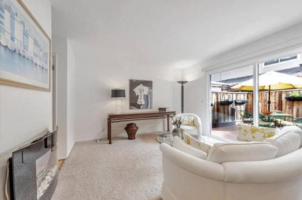 2BR/2BA Townhouse on Middlefield Rd · Palo Alto photo 3
