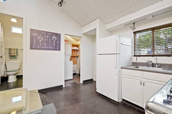 2BR/2BA Duplex · Oakland photo 4