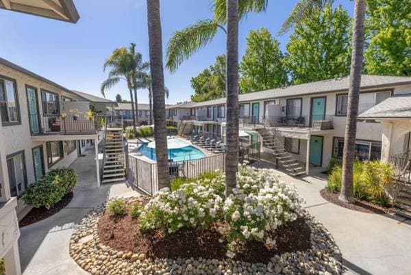 2BR/1BA Apartment on Hollis Avenue · Campbell photo 3