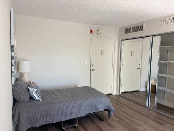 0BR/1BA Apartment · Santa Clara photo 2
