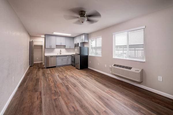 2BR/1BA Apartment on North Milpitas Boulevard · Milpitas photo 5