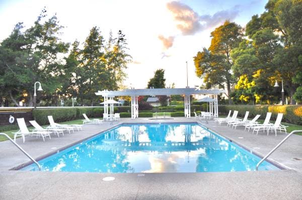 2BR/1BA Condo on Bayside Court · Richmond photo 3