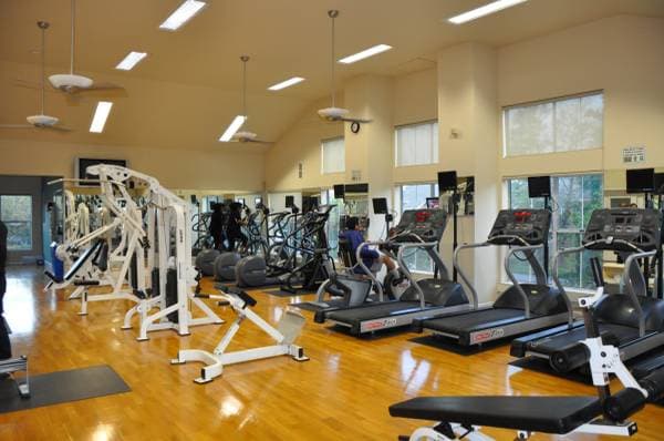 2BR/1BA Condo on Bayside Court · Richmond photo 4
