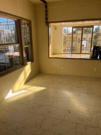 1BR/1BA Apartment on Adeline St 2f · Berkeley photo 1
