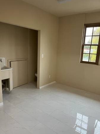1BR/1BA Apartment on Adeline St 2f · Berkeley photo 2