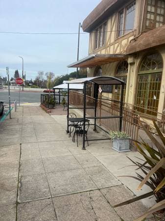 1BR/1BA Apartment on Adeline St 2f · Berkeley photo 3