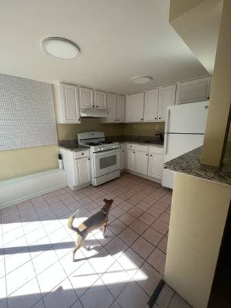 2BR/1BA Duplex · Oakland photo 4