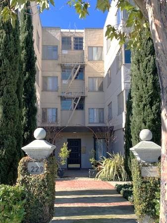 1BR/1BA Apartment on Mcarthur Blvd · Oakland photo 1