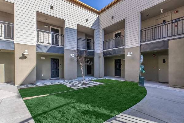 1BR/1BA Apartment on Schmidt Lane · El Cerrito photo 1
