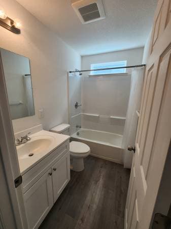 2BR/1BA Apartment on Line St. Near South · Hollister photo 4