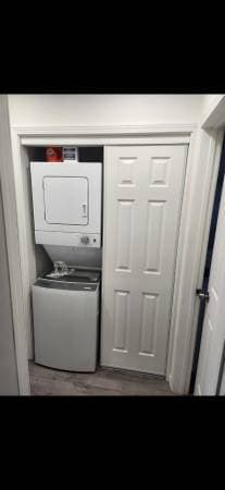 2BR/1BA Apartment on Line St. Near South · Hollister photo 5