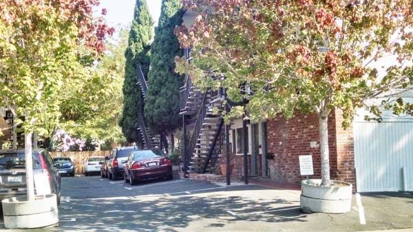 2BR/1BA Apartment on Woolsey Street · Berkeley photo 2