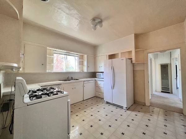 3BR/2BA Apartment · Oakland photo 5